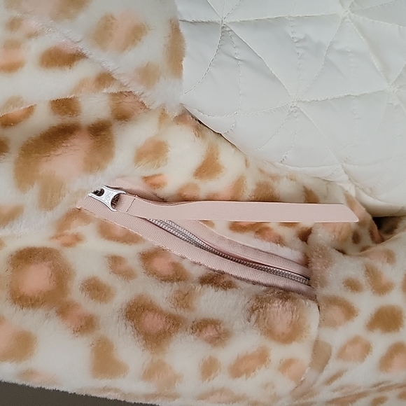 UGG MARLENE FAUX FUR/QUILTED JACKET - Picture 4 of 11